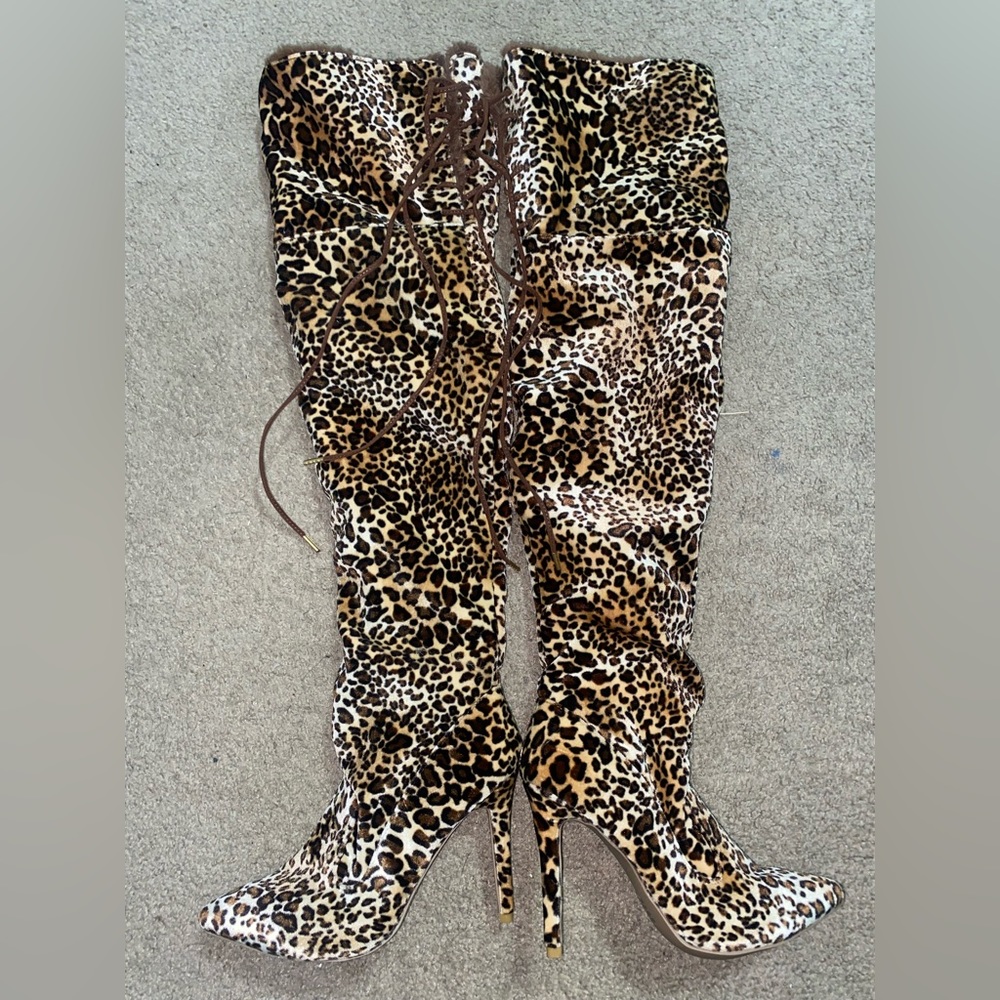 Over the knee - heeled boots - cheetah print